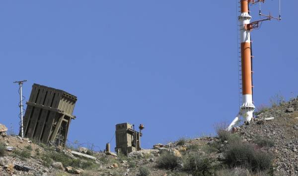 A battery of Israel's Iron Dome defence system, designed to intercept and destroy incoming short-range rockets and artillery shells, is pictured in Mount Hermon in the Iraeli-annexed Golan Heights on June 2, 2019. Israel carried out air strikes in Syria today in response to rare rocket fire from the neighbouring country, its military said, with a war monitor reporting 10 killed, including Syrian soldiers and foreign fighters.
Israel's army said two rockets were fired from Syria at Mount Hermon in the Israeli-occupied Golan Heights late the previous day and one had been «located within Israeli territory.»
 / AFP / JALAA MAREY
