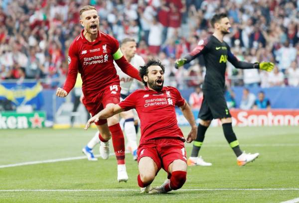 



فرحة محمد صلاح بهدفه أمام توتنهام.