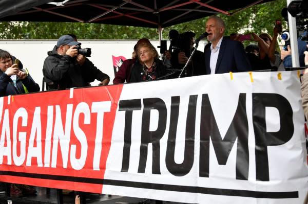 Britain's opposition Labour Party leader Jeremy Corbyn speaks during a rally against U.S. President Donald Trump, in London, Britain, June 4, 2019. REUTERS/Toby Melville