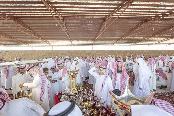 



يجتمع أبناء الطرفية من أنحاء المملكة في العيد سنويا. (تصوير: مالك التويجري)