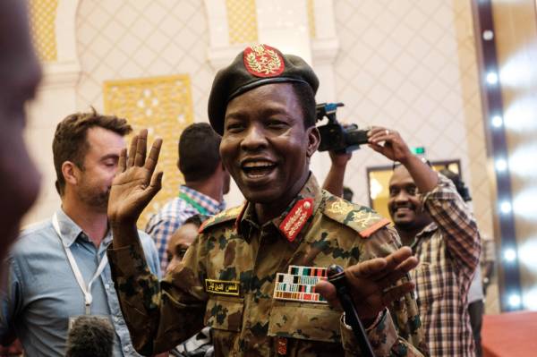 Sudan's Transitional Military Council (TMC) spokesman Shams-Eddin Kabashi speaks with journalists after a press conference at the Presidencial Palace in Khartoum, Sudan, on June 13, 2019. Sudan's ruling military council for the first time admitted on June 13, 2019 that it had ordered the dispersal of a Khartoum sit-in, which left dozens dead, as US and African diplomats stepped up efforts for a solution to the country's political crisis. / AFP / Yasuyoshi CHIBA
