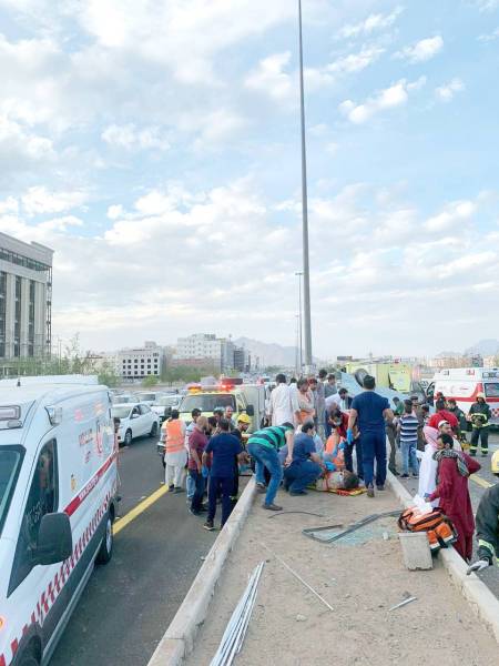 



الفرق الإسعافية في موقع الحادثة.