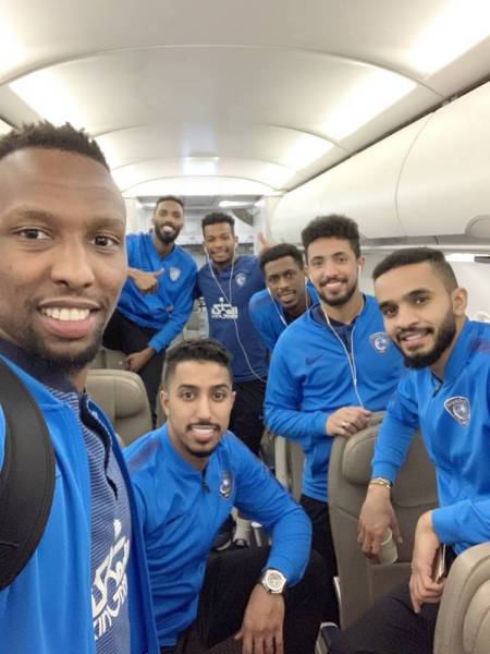 



بعثة الهلال في طريقها لطوكيو استعدادا لمواجهة أوراوا الياباني في نهائي دوري أبطال آسيا.