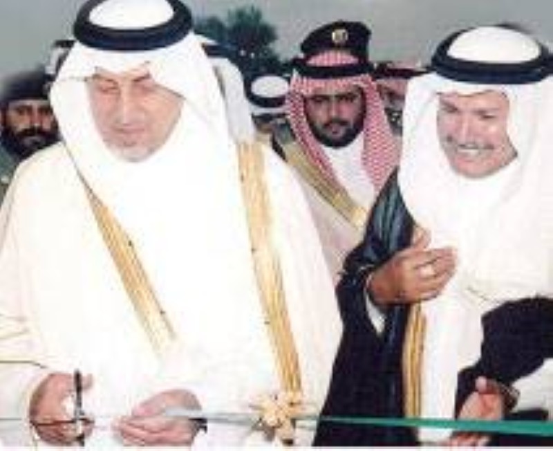 الأمير خالد الفيصل يفتتح متحف قصر النائب بمركز آل زلفة الثقافي والحضاري.