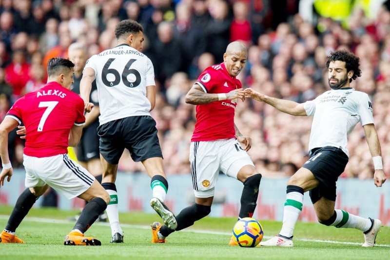 



 جانب من لقاء سابق جمع ليفربول ومانشستر يونايتد في الدوري.