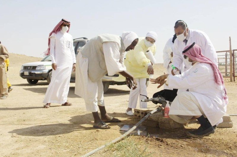 وزارة الصحة تثقف مربي الأبل للوقاية من كورونا