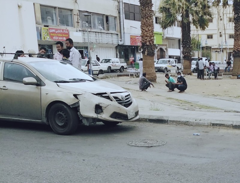 تجمعات عمالية تتكرر يوميا في عدة شوارع داخلية بخميس مشيط