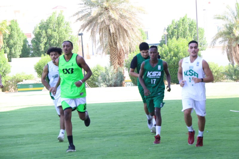 



لاعبو المنتخب السعودي خلال التدريبات.