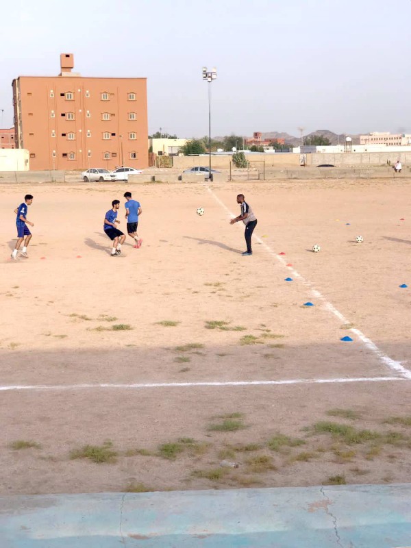 



ملاعب الرمال قتلت المواهب.