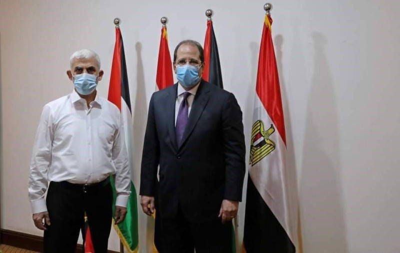 مدير المخابرات المصرية ورئيس حركة حماس.