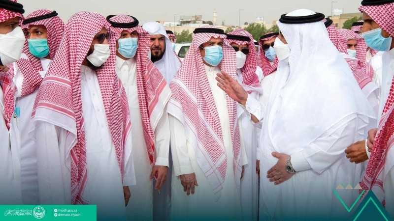 نائب أمير الرياض يؤدي صلاة الميت على الشيخ ناصر الشثري - أخبار السعودية |  صحيفة عكاظ