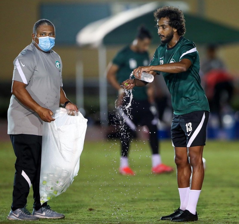 ياسر الشهراني خلال مران الأخضر الأولمبي.