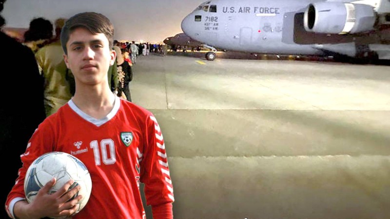 



لاعب كرة القدم الأفغاني زكي أنواري (19 عاماً) الذي توفي بعد محاولته التشبث بطائرة أمريكية تقل عدداً من الأشخاص في مطار كابول . (وكالات)