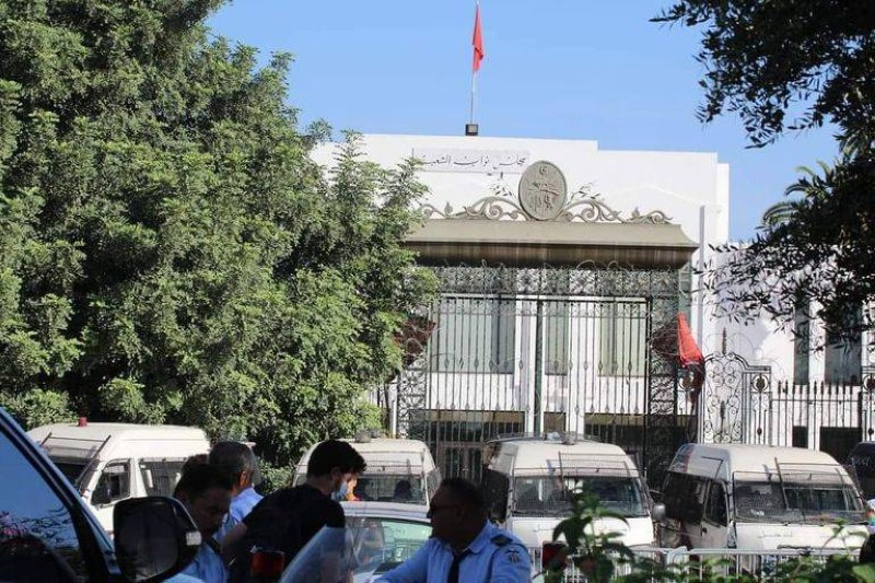  تعزيزات أمنية حول مجلس النواب التونسي.