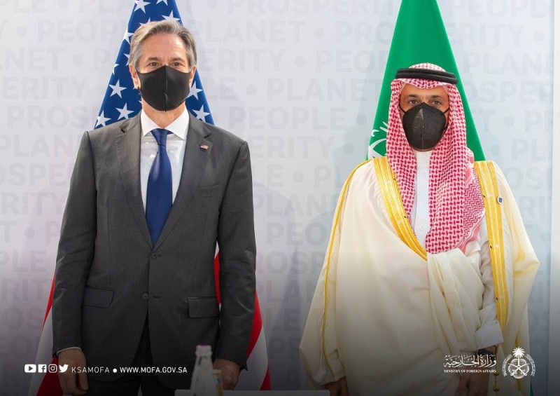 وزير الخارجية السعودي الأمير فيصل بن فرحان ملتقيا نظيره الأمريكي (وزارة الخارجية)