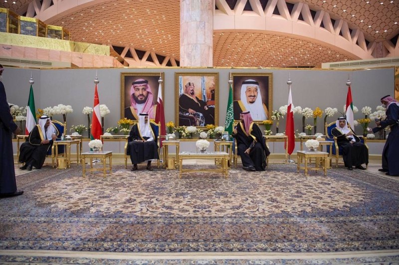 ولي العهد الأمير محمد بن سلمان في مقدمة مستقبلي أمير قطر الشيخ تميم بن حمد آل ثاني (واس)