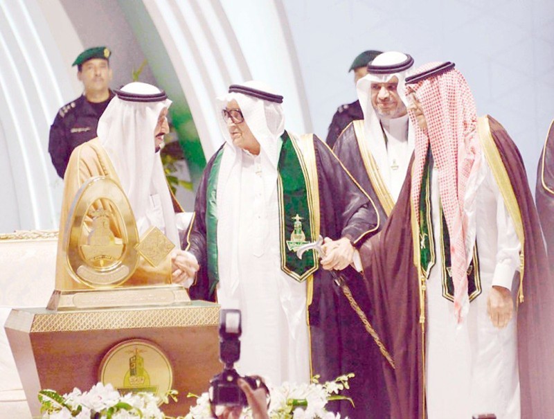 اخلاق الملك عبدالعزيز مع الشواهد