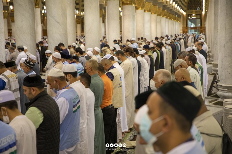 أداء الصلاة في المسجد النبوي بعد إلغاء تطبيق التباعد