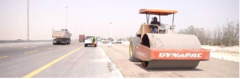 



فريق ميداني تابع للوزارة يقف على طريق بالمنطقة الشرقية. (موقع الوزارة)