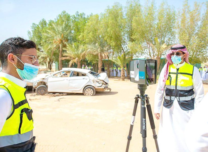 



التدريب على تقنية الماسح الضوئي. (واس)