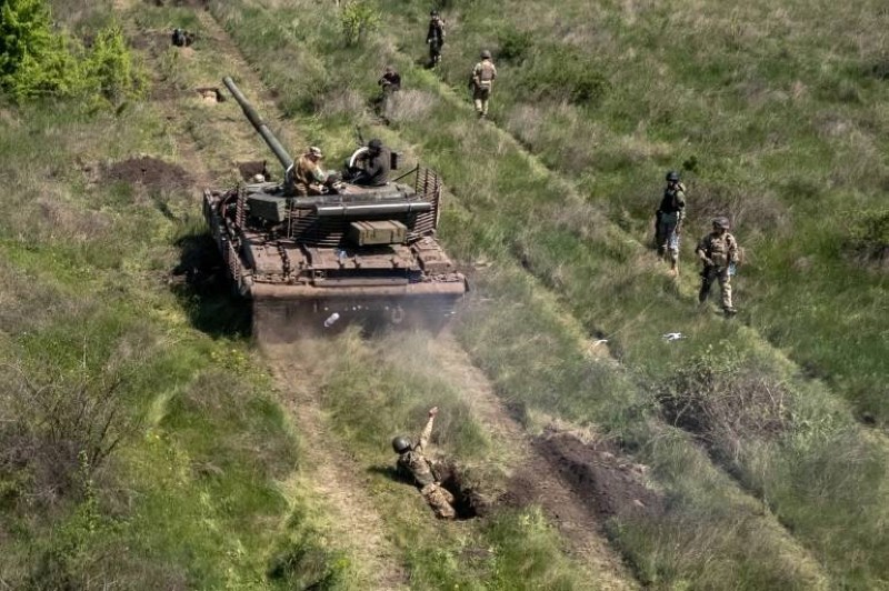 جنود روس يخوضون المواجهات مع القوات الأوكرانية