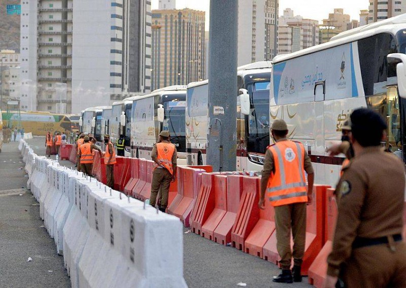 انطلاق خدمة النقل الترددي للحجاج بين منى والمسجد الحرام.