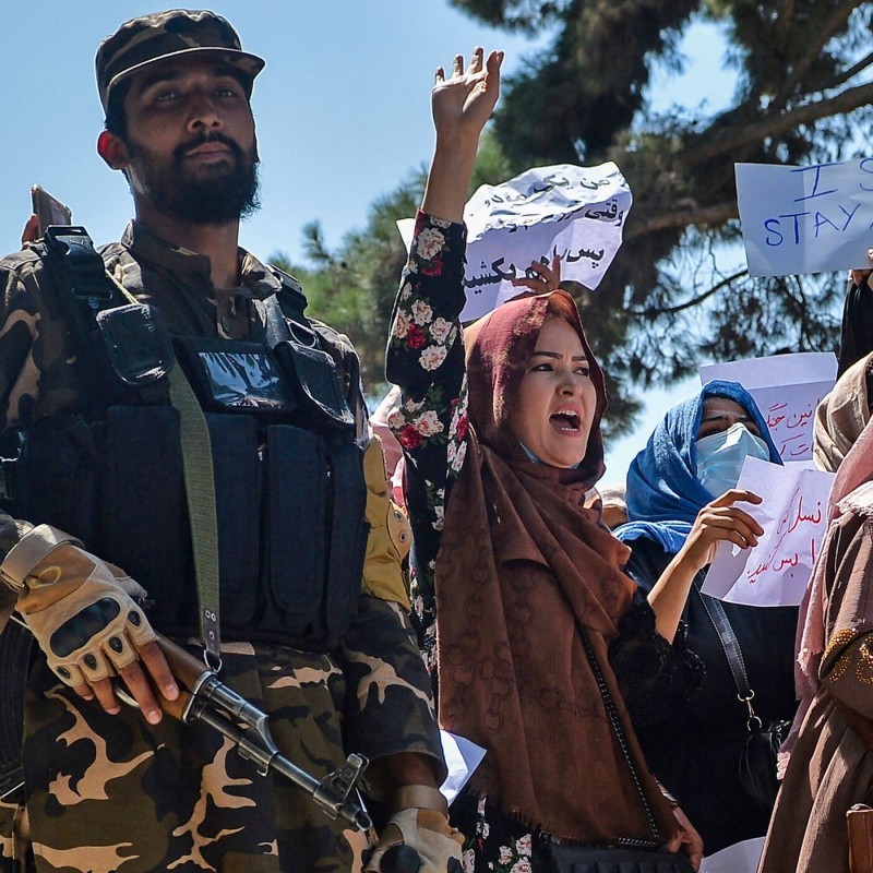 نساء أفغانيات في مظاهرات.