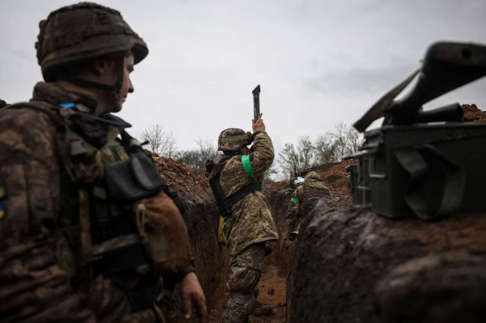 قوات اوكرانية أثناء العمليات العسكرية ضد روسيا.