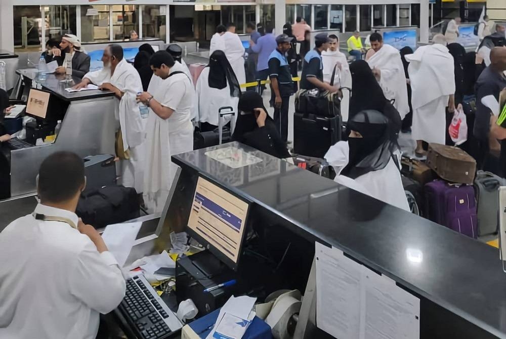 حجاج يمنيون ينهون إجراءاتهم في مطار صنعاء (متداول)
