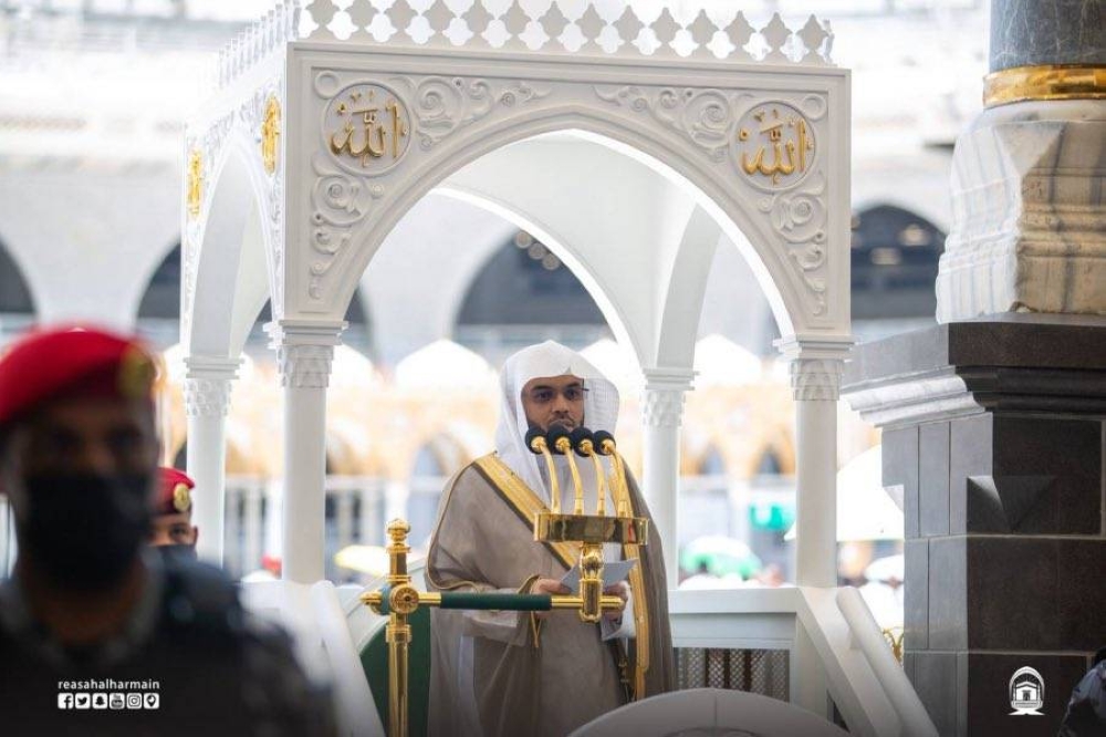 خطبة الجمعة اليوم من على المنبر الجديد في المسجد الحرام