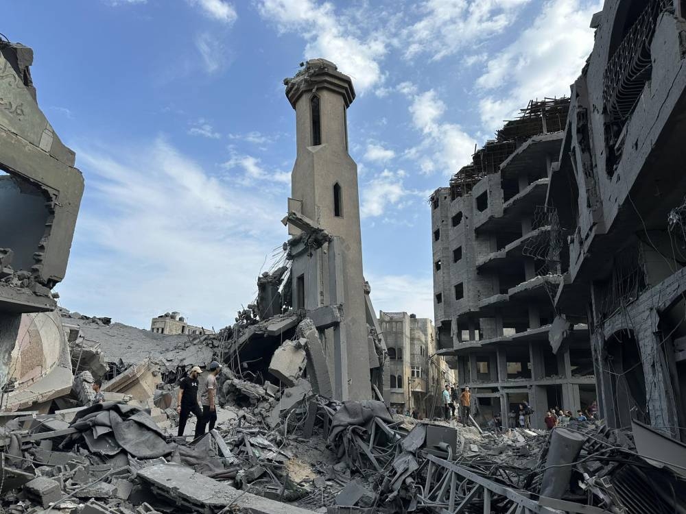 مساجد ومنازل استهدفها القصف الإسرائيلي على غزة.