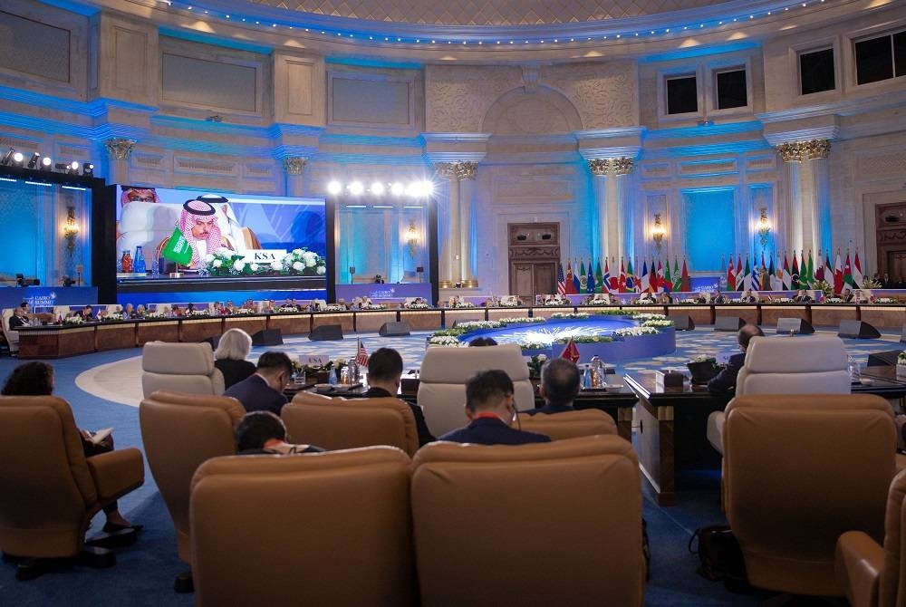 وزير الخارجية مترئسا وفد السعودية في قمة القاهرة للسلام نيابة عن ولي العهد