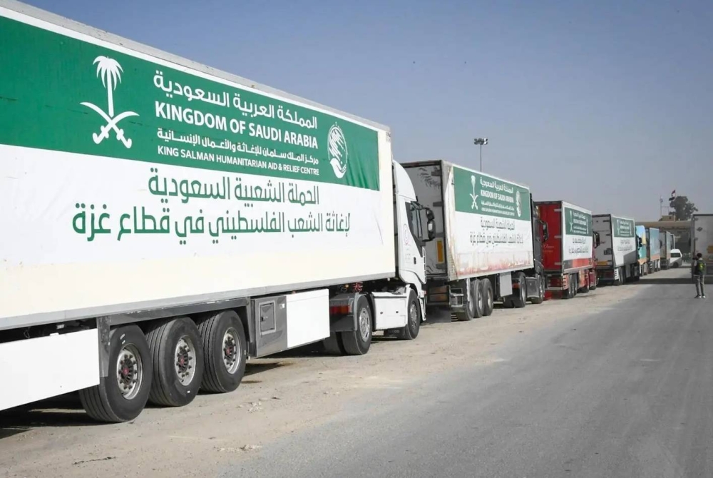 عبور قوافل إغاثية سعودية معبر رفح الحدودي متوجهة إلى قطاع غزة
