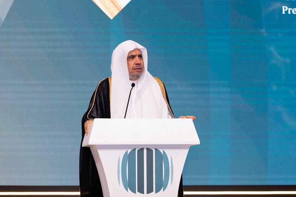 أمين رابطة العالم الإسلامي رئيس هيئة علماء المسلمين محمد بن عبدالكريم العيسى