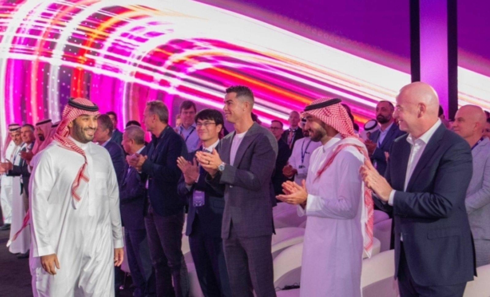 



ولي العهد الأمير محمد بن سلمان أثناء إطلاق بطولة كأس العالم للرياضات الإلكترونية.