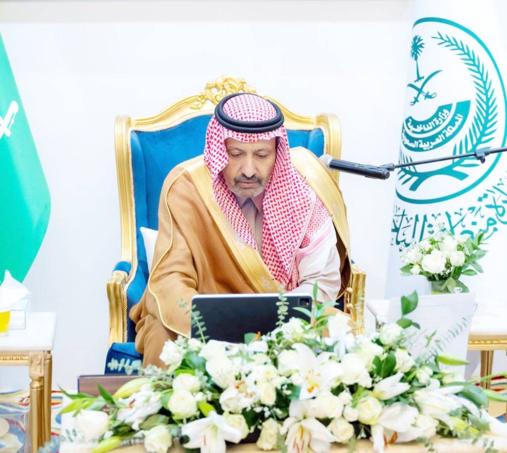 



أمير الباحة خلال إطلاقه الخطة التشغيلية لإمارة المنطقة. (واس)
