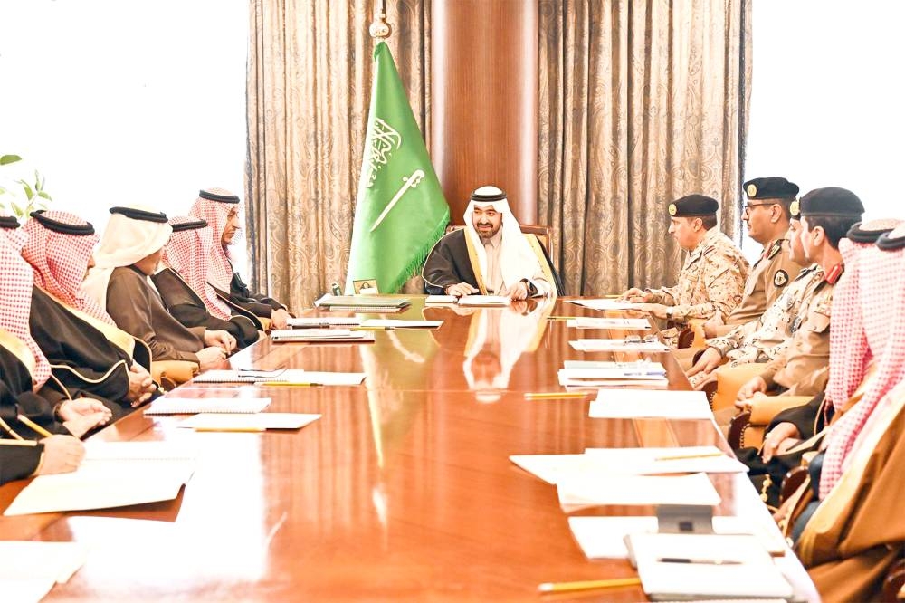



الأمير خالد بن سعود يترأس اجتماع لجنة الدفاع المدني الرئيسية بمنطقة تبوك. (واس)