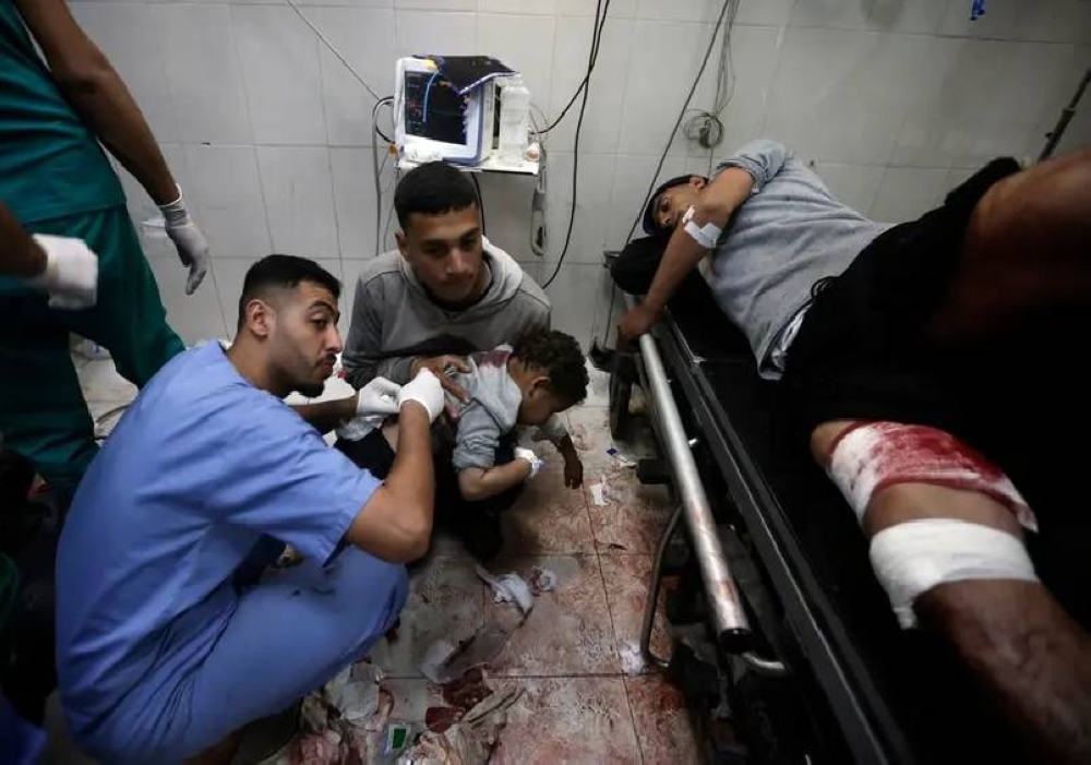 مصابون في مجمع ناصر الطبي.