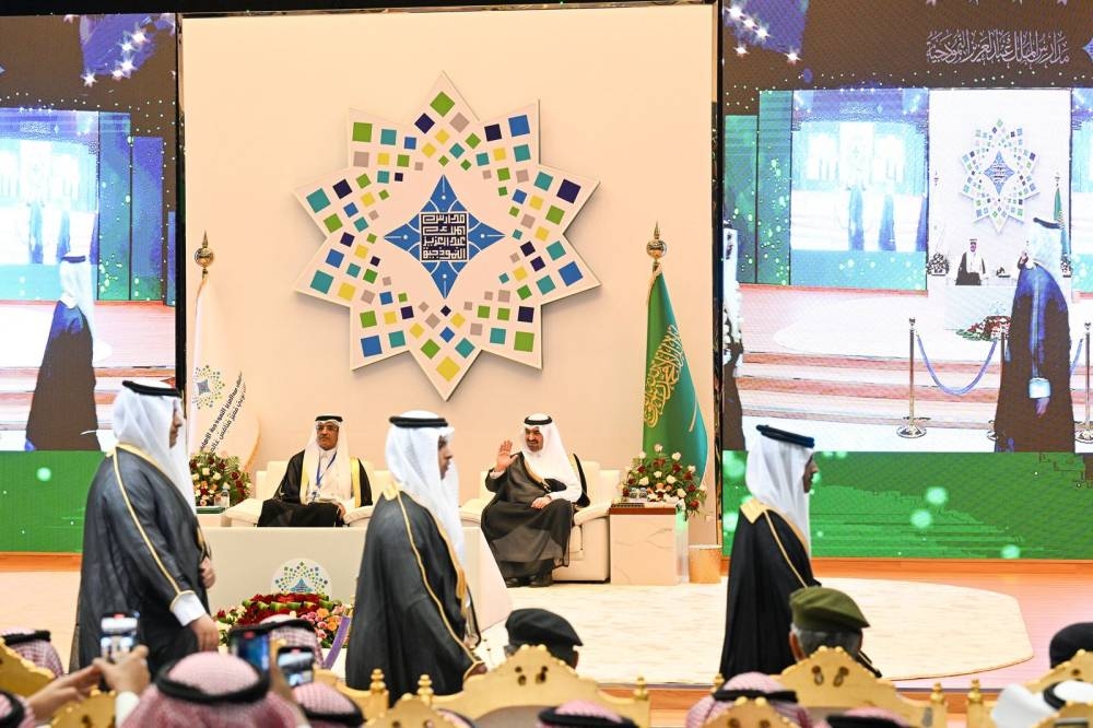 نائب أمير تبوك يشهد حفل تكريم طلاب وطالبات مدارس الملك عبدالعزيز النموذجية بالمنطقة