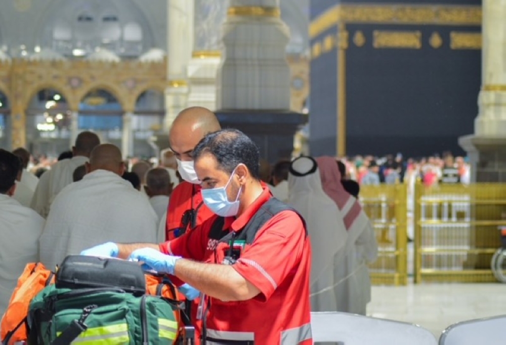 «الهلال الأحمر» يعيد النبض لحاج آسيوي في الحرم المكي خلال 90 ثانية