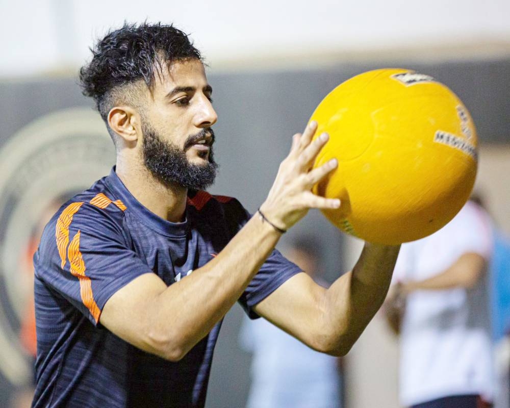 



لاعب الشباب ماجد عمر.