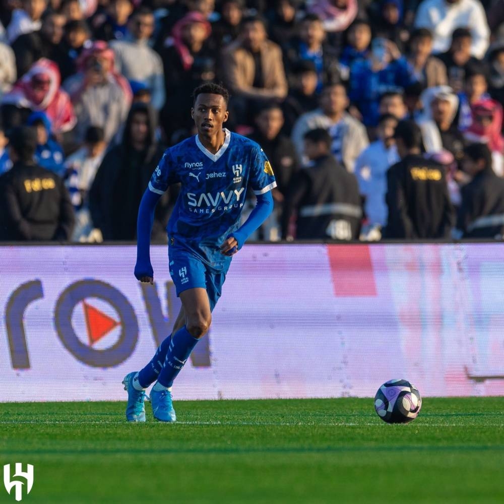 لاعب الهلال ناصر الدوسري.